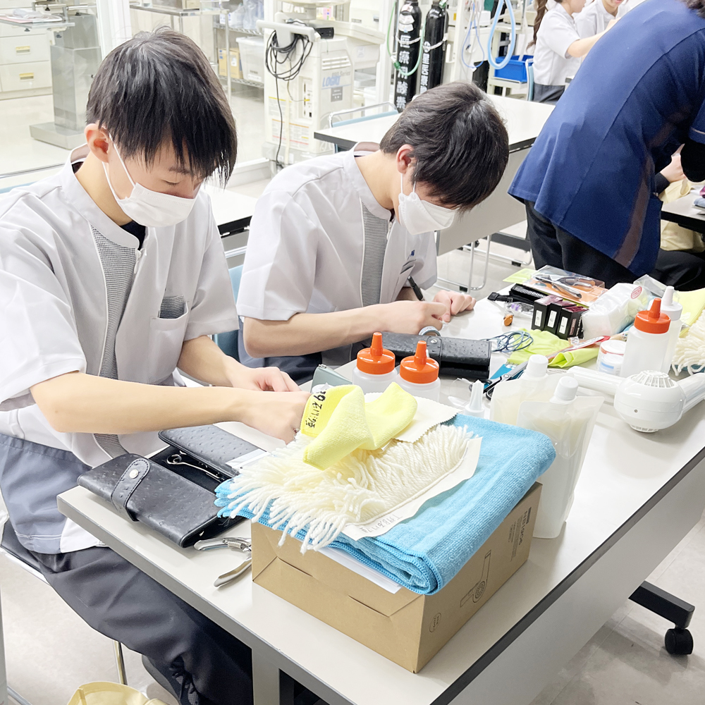 実習器具の確認と、耳掃除用の綿棒作り♪